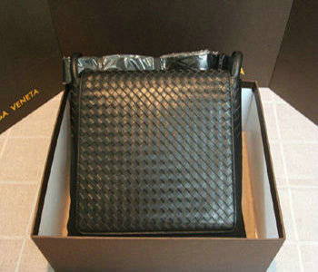 Bottega Veneta cross body messenger bag 16029 black